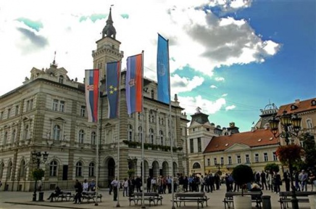 A közvállalatok dolgozóinak kötelező ünnepelni