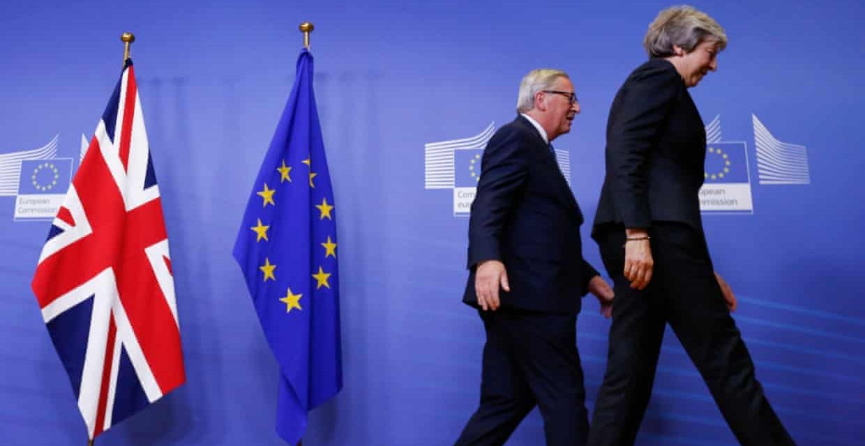 Az EU vezetői és Theresa May aláírta a Brexit-megállapodást