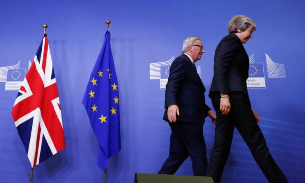 Az EU vezetői és Theresa May aláírta a Brexit-megállapodást