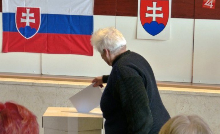 A független jelöltek előretörését eredményezték a szlovák helyhatósági választások