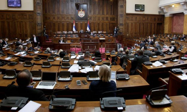 <span class="entry-title-primary">Köztársasági parlament: Biztonsági intézkedések több szinten</span> <span class="entry-subtitle">A képviselőház megszavazta, hogy mégse kelljen évente kétszer műszakiztatni a 15 évnél idősebb autókat</span>