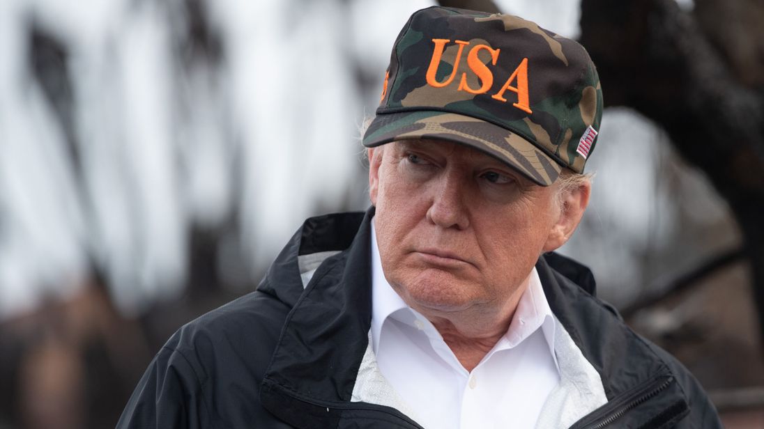 Trump szerint gereblyézéssel lehet megelőzni az erdőtüzeket