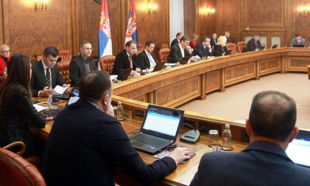 Közszféra: 2019 végéig érvényes a létszámstop