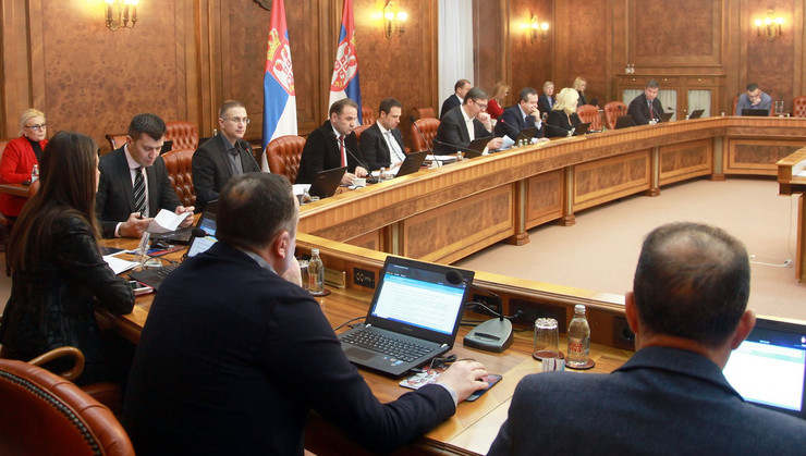 Közszféra: 2019 végéig érvényes a létszámstop