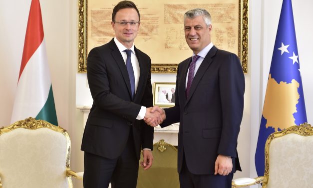 Szijjártó Koszovóban Hashim Thaçival tárgyalt