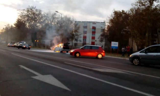 Kigyulladt egy taxi Szabadkán