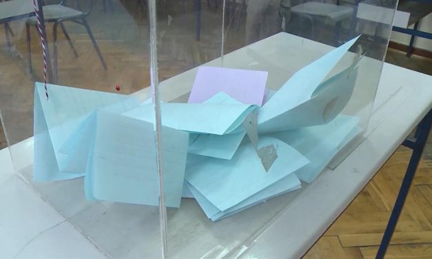 A horvátok és a macedónok elsőként fejezték be a szavazást