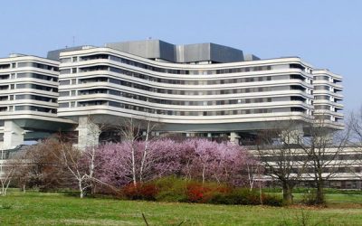 A bűnügyi rendőrség a Katonai Orvostudományi Akadémia épületében – azt a személyt keresik, aki a mérget biztosította volna