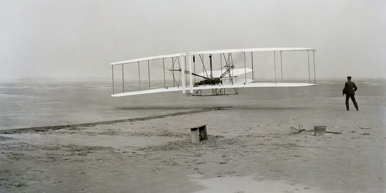 <span class="entry-title-primary">A Wright fivérek első repülése – fényképen</span> <span class="entry-subtitle">Amatőr kattintásból világhírű fotó sikeredett</span>