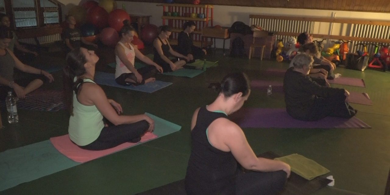 <span class="entry-title-primary">„Tornával sok embert meg lehet mozdítani”</span> <span class="entry-subtitle">Jótékonysági jógaórát tartottak Zentán</span>