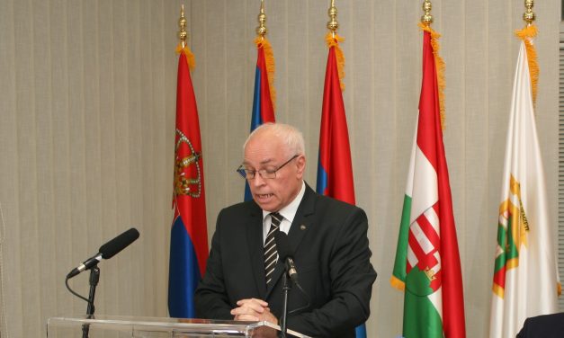 Hajnal Jenő Ljudevit Mičatek-díjban részesül