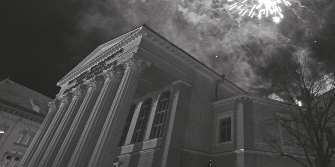 <span class="entry-title-primary">Sírnak</span> <span class="entry-subtitle">Dudás Laura verse</span>