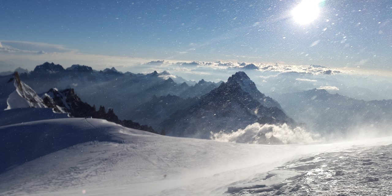 Öt síelő holttestét találták meg a svájci Alpokban