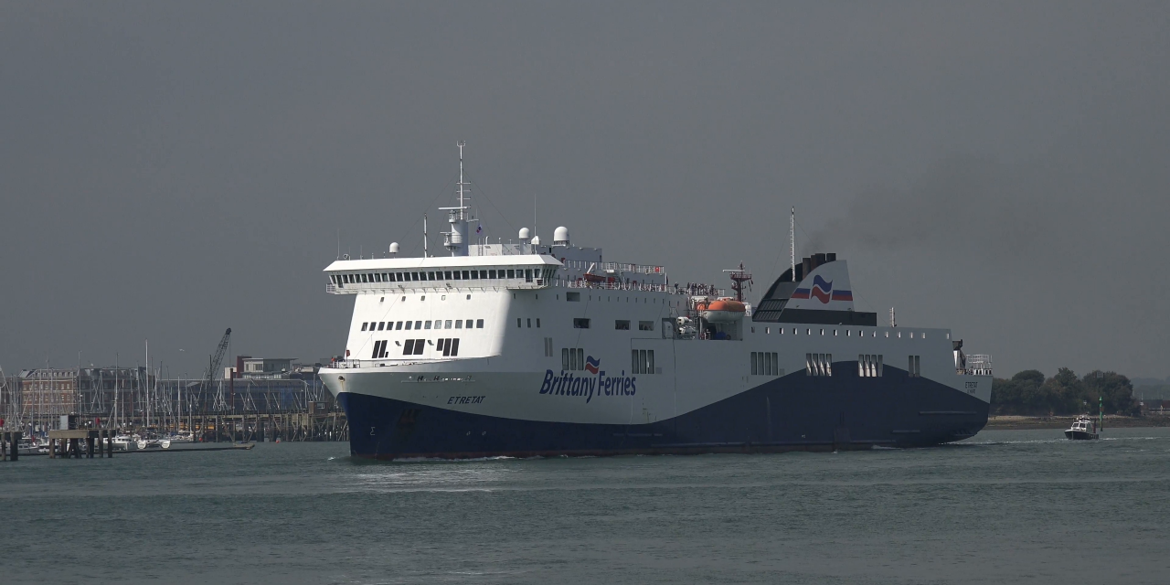 Kompokat bérel a brit kormány az ellátás biztosítására megállapodás nélküli Brexit esetére