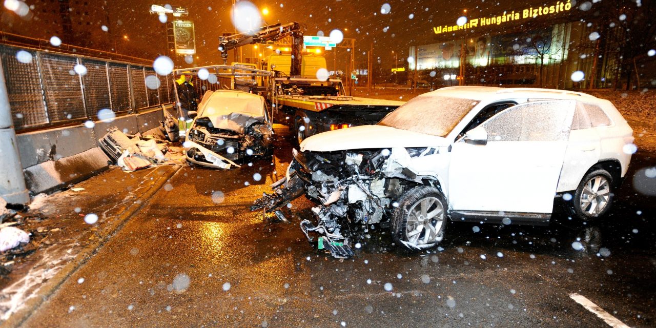 Forgalommal szembe ment egy autós Magyarországon, hárman megsérültek