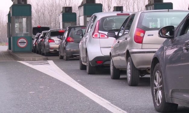 Tompai határátkelő: Eladó helyek az áfás sorban