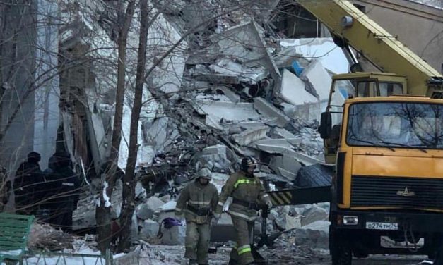 Leomlott egy lakótömbház része Oroszországban