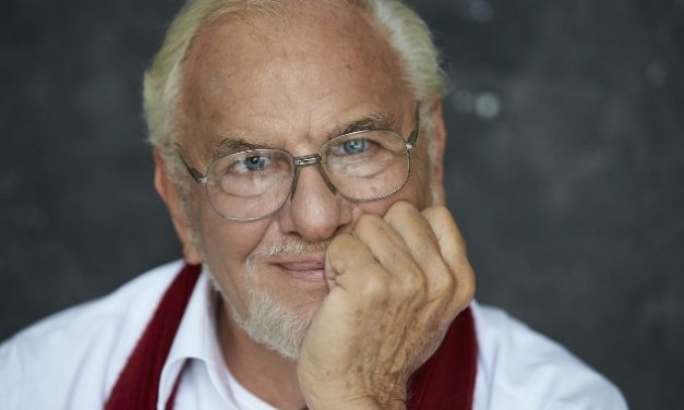 <span class="entry-title-primary">„Egész életem hitelesíti a mondataimat”</span> <span class="entry-subtitle">Az író szerelmi vallomása – vagy inkább: vallomása a szerelemről</span>