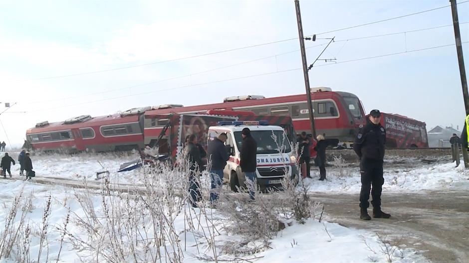 Hárman továbbra is életveszélyben