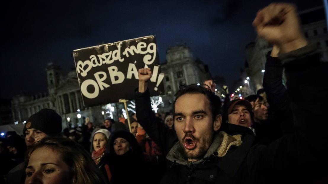 Harmadik napja tartanak Magyarországon a kormányellenes tüntetések (Élő videó)