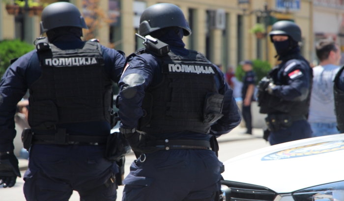Állig felfegyverzett koszovói rendőröket vettek őrizetbe Szerbia területén