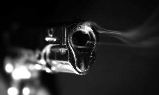 Lövöldözés egy parkolóban – súlyos állapotban egy huszonhároméves