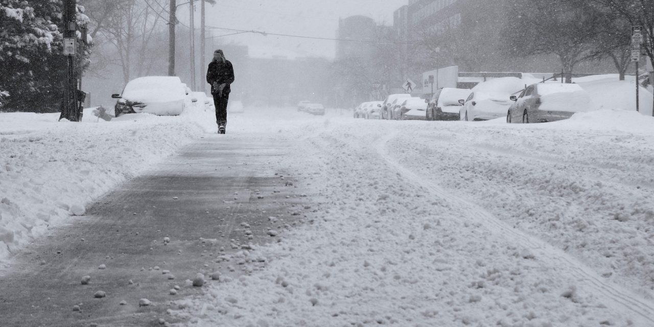 Félméteres hó Zlatiboron, több út járhatatlan volt