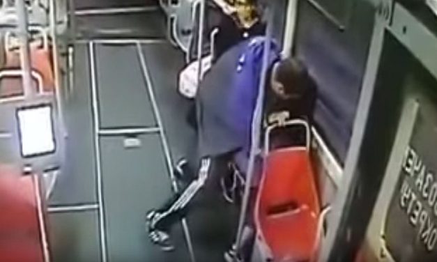 Börtön helyett elmegyógyintézetbe küldik a férfit, aki egy kislányt zaklatott a villamoson