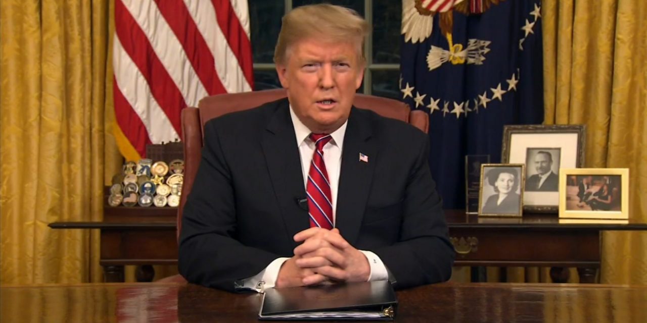 <span class="entry-title-primary">Szívszaggató válságbeszéd (Trumpizmusok)</span> <span class="entry-subtitle">Előrelépés helyett mellébeszélés – Trump először fordult tévébeszédben a nemzethez – A demokrata vezetők elutasító válasza</span>