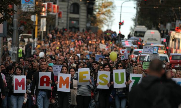 Az Anyáké a hatalom: A miniszterek meg tudnának élni havi 280 dinárból?