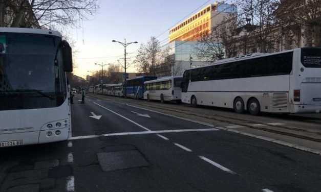 A haladók miatt nem mehettek iskolába a diákok