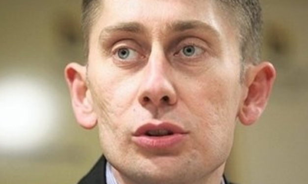 Nő az államelnök és a parlamenti képviselők fizetése