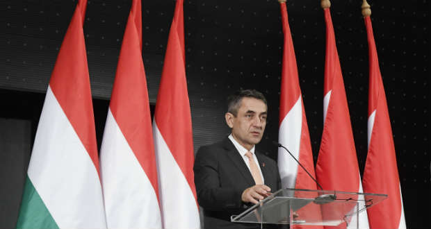 Zenta: Vajdasági magyar kulturális elismeréseket adtak át