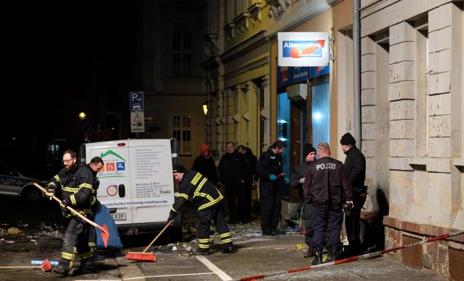 Robbanás a német AfD irodája előtt