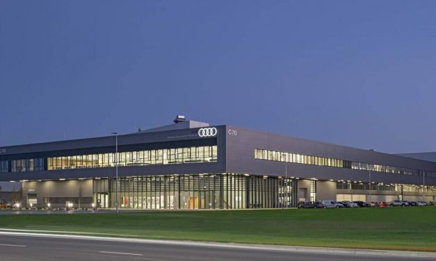 Kilenc órától sztrájkolnak a győri Audiban