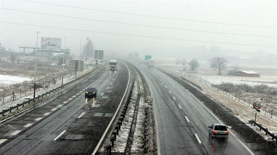 <span class="entry-title-primary">Fagy és jég nehezíti a közlekedést</span> <span class="entry-subtitle">A határátkelőkön várakozásra kell számítani</span>