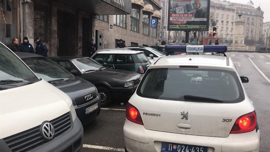 Belgrád: Holttestet találtak a Balkan Szálloda előtt