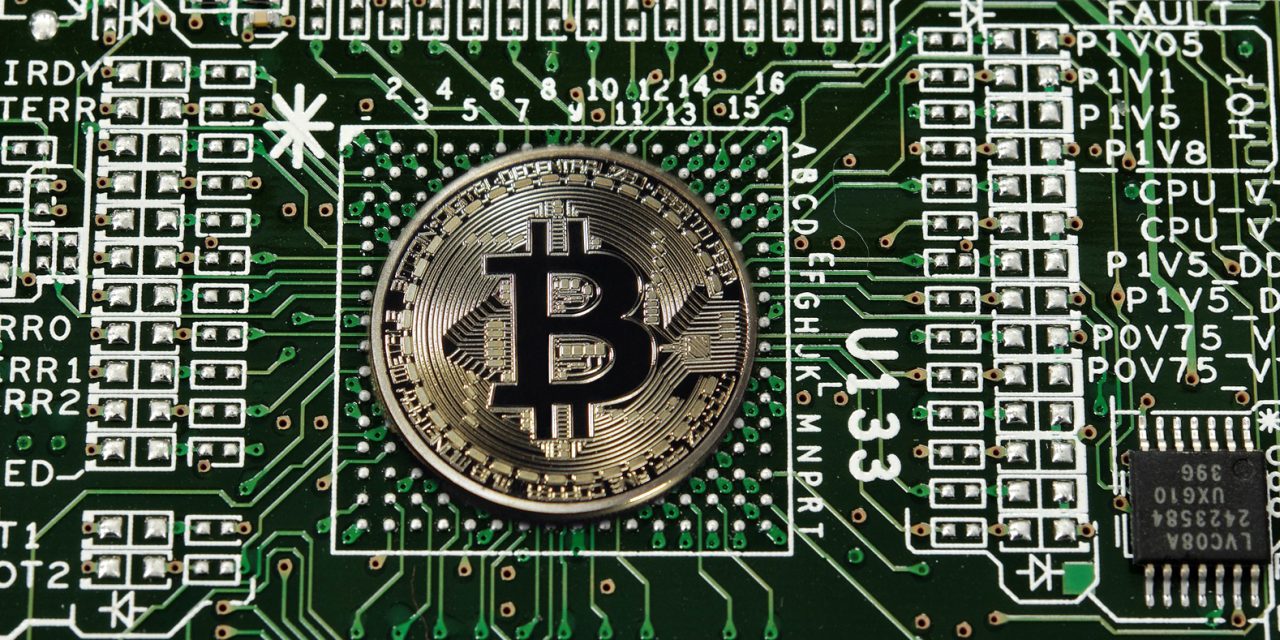 <span class="entry-title-primary">Tízéves a bitcoin</span> <span class="entry-subtitle">A pénz új formája vagy óriási piramisjáték?</span>