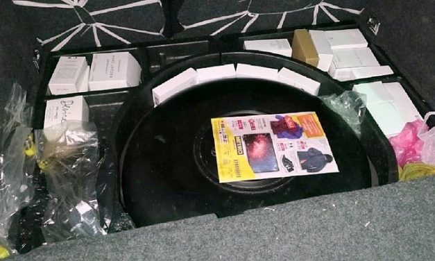 Gyógyszereket és parfümöket csempésztek az orvosok