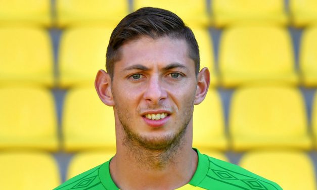 A klubrekord-összegért igazolt csatár is az eltűnt repülőgépen volt