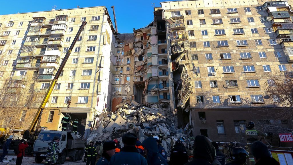 Újabb halottakat emeltek ki a Magnyitogorszkban felrobbant lakóház romjai alól