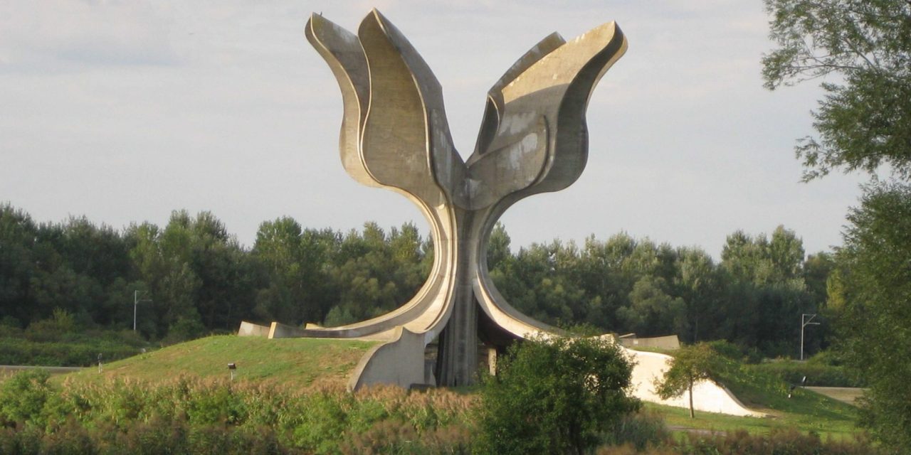 Zuroff: Be kell tiltani az usztasa jelképeket Horvátországban