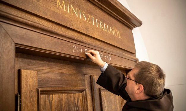 Megszentelték Orbán Viktor új irodáját – VIDEÓVAL