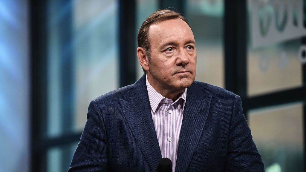 Hivatalosan is vádat emeltek Kevin Spacey ellen