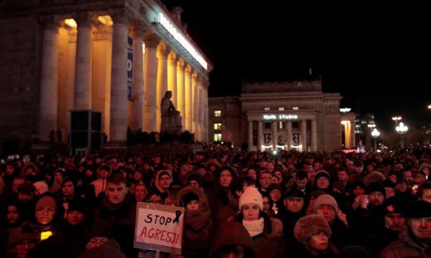 Gyász és döbbenet Lengyelországban