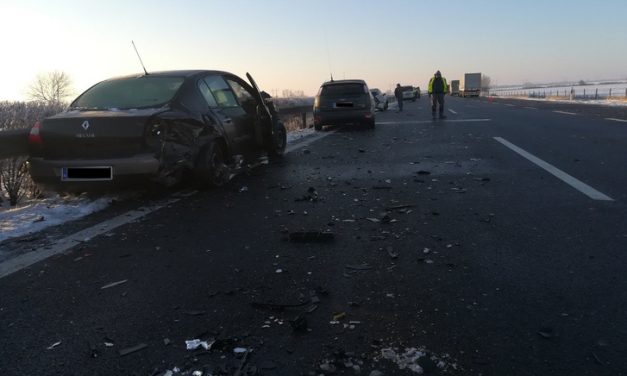 Nyolc autó ütközött az M3-as autópályán, hárman meghaltak
