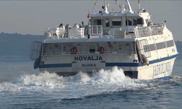 Zadar: Partnak ütközött egy hajó