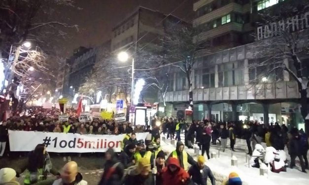 <span class="entry-title-primary">Egy az ötmillióból – Szombaton országszerte tüntettek</span> <span class="entry-subtitle">Belgrád mellett Kragujevacon, Kraljevóban, Gornji Milanovacon, Prokupljeban, Aranđelovacon és Veliko Gradišteban is utcára vonult a nép</span>