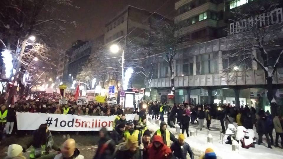 <span class="entry-title-primary">Egy az ötmillióból – Szombaton országszerte tüntettek</span> <span class="entry-subtitle">Belgrád mellett Kragujevacon, Kraljevóban, Gornji Milanovacon, Prokupljeban, Aranđelovacon és Veliko Gradišteban is utcára vonult a nép</span>