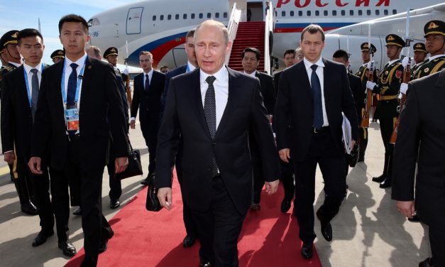 Putyint 250 biztonsági ember kíséri, egy részük már megérkezett Szerbiába